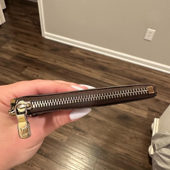 Louis Vuitton Key Pouch - Picture 5 of 10